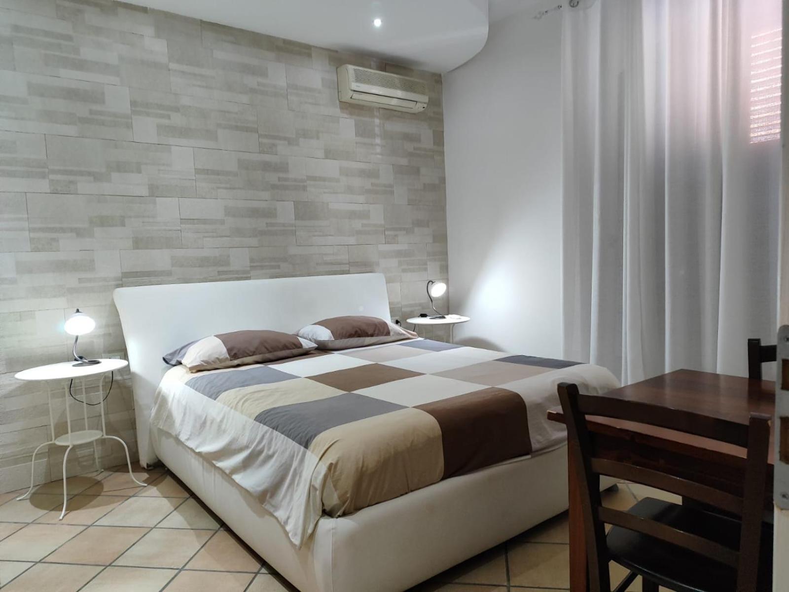 Bed And Breakfast Alberini Noto Exterior foto